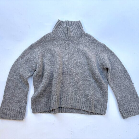 H&M GREY CHUNKY TURTLENECK KNIT SWEATER - Picture 1 of 4